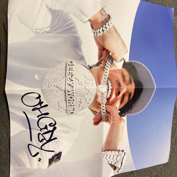 Autographed OHGEESY poster &💿 - Picture 2 of 3